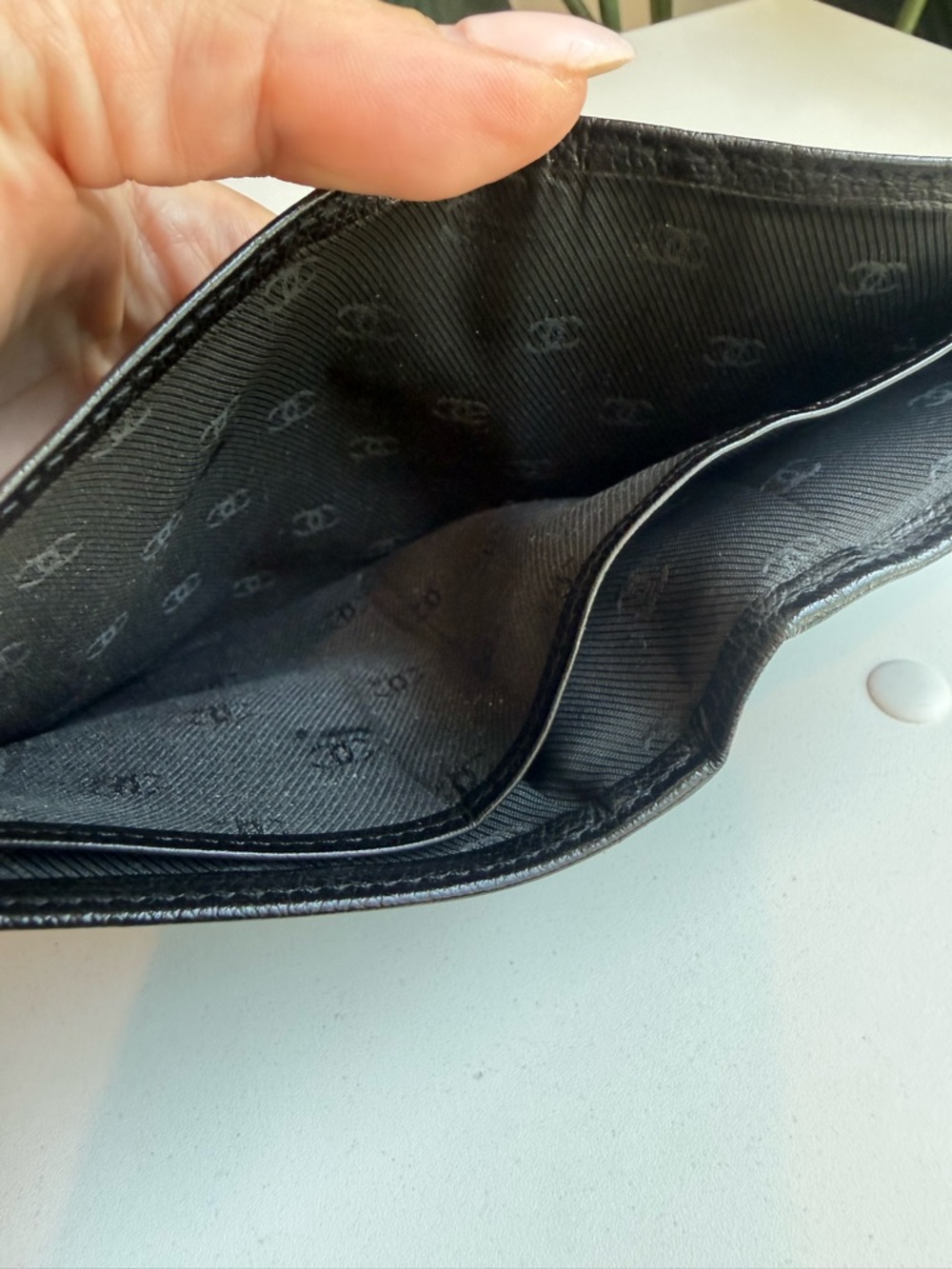 Chanel ‘Coco Button Bifold Wallet’ - Picture 7 of 8